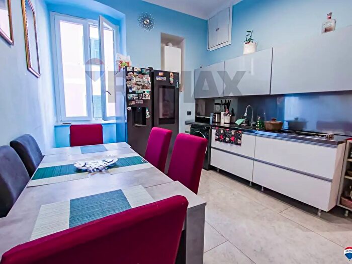 Appartamento con 5 locali in vendita in Genova