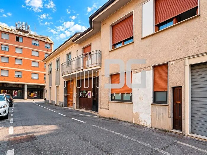 Case in Vendita e in Affitto - 3
