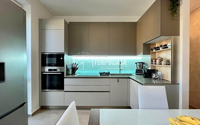 Appartamento trilocale in vendita in Via Casati a, Casatenovo