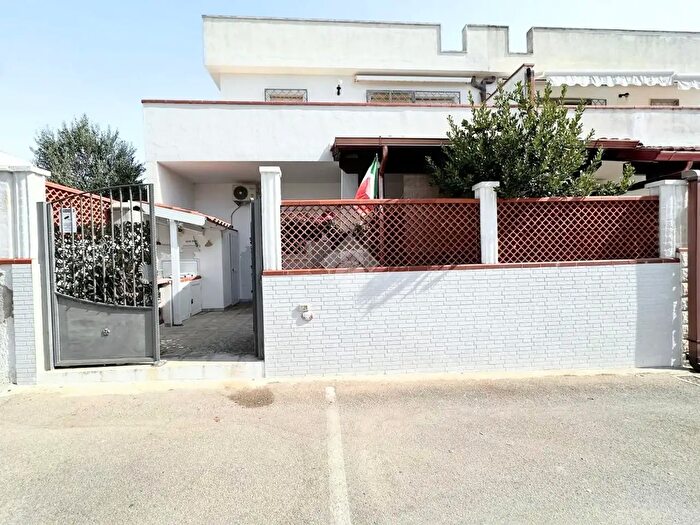 Casa bilocale in vendita in Via Pesaro, Manduria