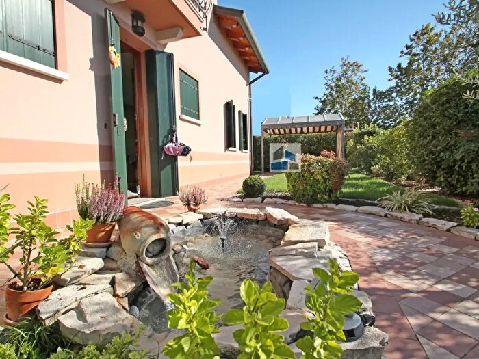 Casa con 5 locali in vendita in Via Dante Alighieri, Santa Maria Di Sala