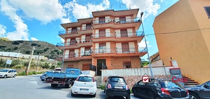 Appartamento trilocale in vendita in San Filippo, Messina