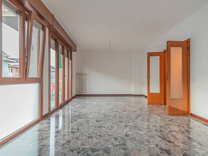 Appartamento con 5 locali in affitto in Viale Ungheria, Udine