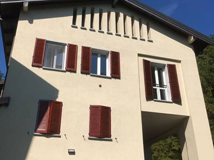 Casa con 6 locali in affitto in Via Enea Sacconaghi, Comerio