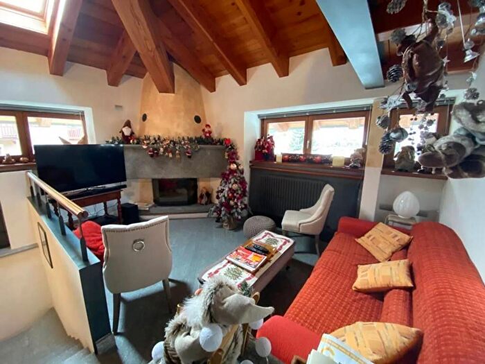 Appartamento quadrilocale in affitto in Circonvallazione, Centro, Courmayeur