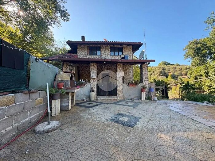 Casa con 7 locali in vendita in Str delle Rofoline, Palombara Sabina