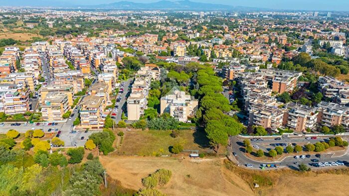 Appartamento quadrilocale in vendita in Via Poggio Verde, Roma