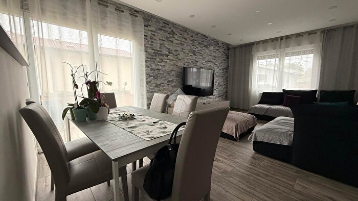 Casa quadrilocale in vendita in Viale Grigoletti, Pordenone