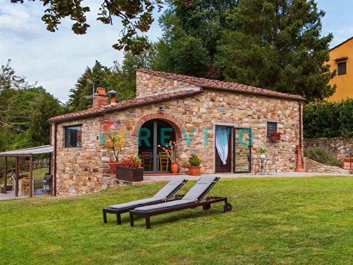 Casa con 15 locali in vendita in Fiesole