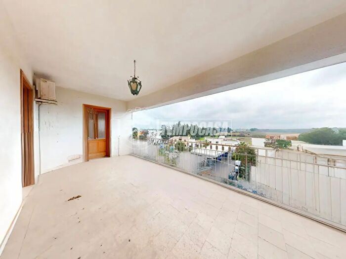 Appartamento con 8 locali in vendita in Via Corigliano, Galatina