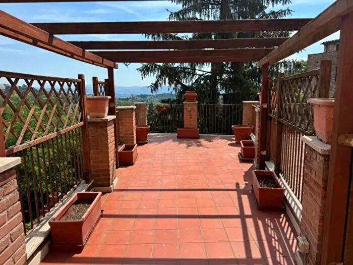 Appartamento quadrilocale in vendita in Via Settembre, Perugia