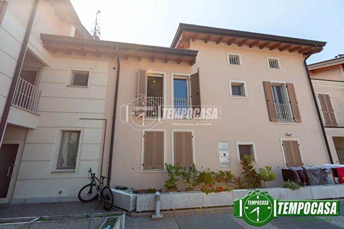 Appartamento trilocale in vendita in Via Madonna del Pozzo, Offanengo