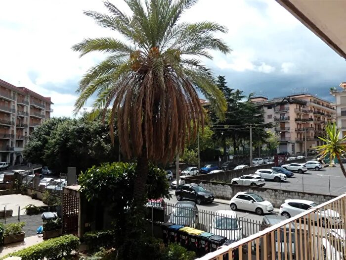 Appartamento con 5 locali in vendita in Via Alessandro Manzoni, Giarre