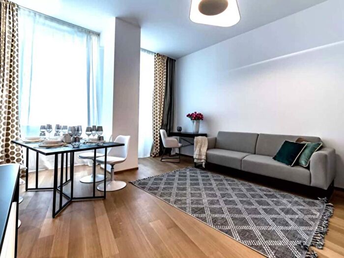 Appartamento bilocale in affitto in Galleria Strasburgo, Borgogna Largo Augusto, Milano