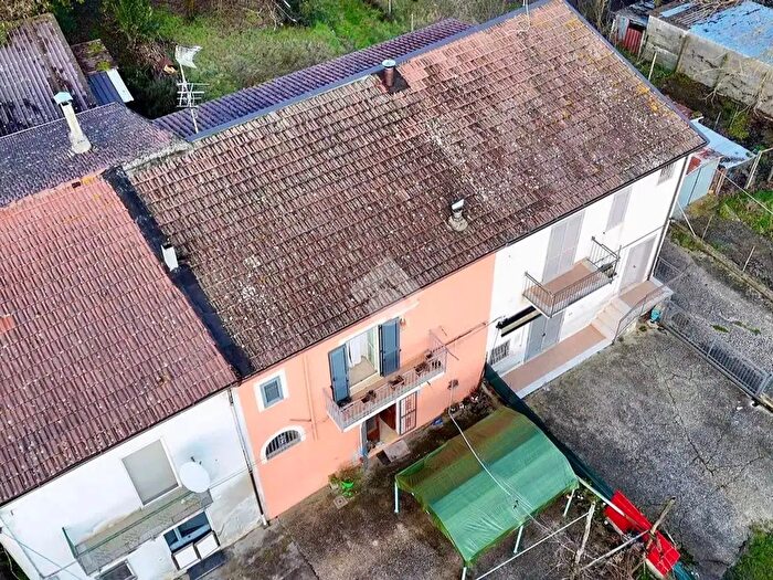 Casa con 5 locali in vendita in Località Poeti, San Martino Valle Caudina