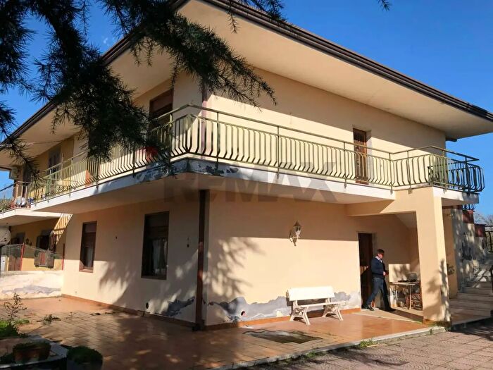 Appartamento trilocale in vendita in Via Leontini, Mascalucia