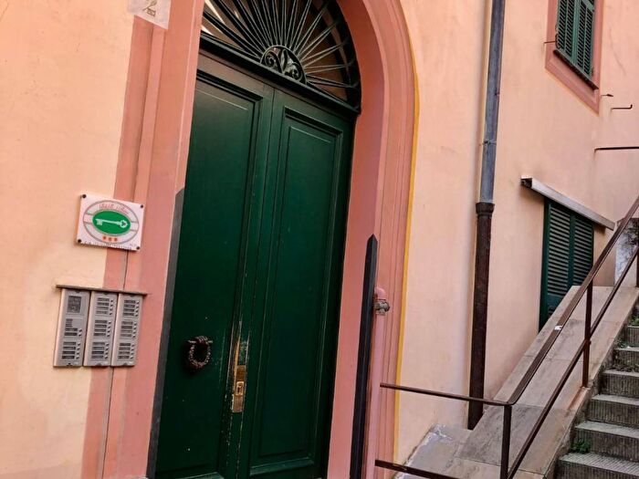 Appartamento quadrilocale in affitto in Scalinata Lercari, Castelletto, Genova