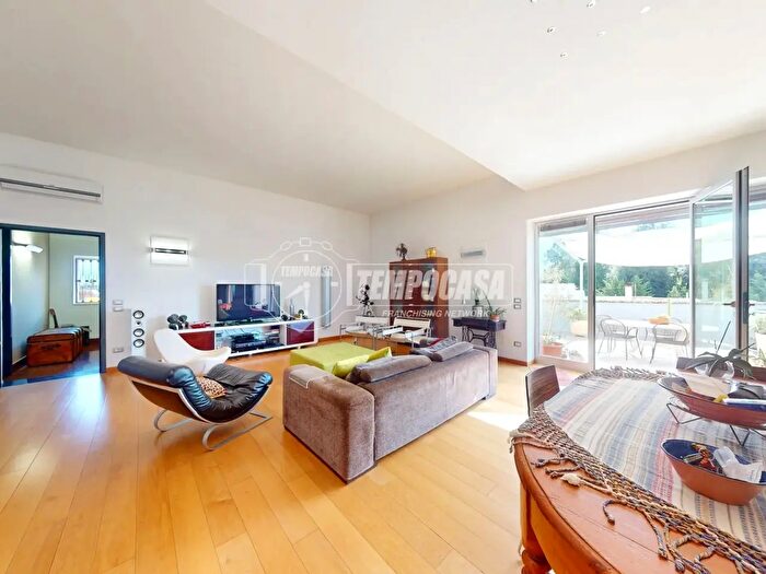 Casa con 6 locali in vendita in San Cesario Di Lecce