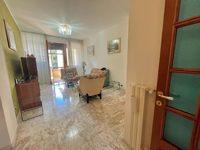 Appartamento quadrilocale in vendita in Via Lorenzo Viani, Firenze