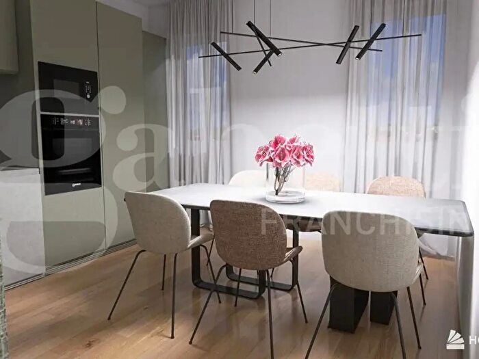 Appartamento quadrilocale in vendita in Viale Montegrappa, Treviso
