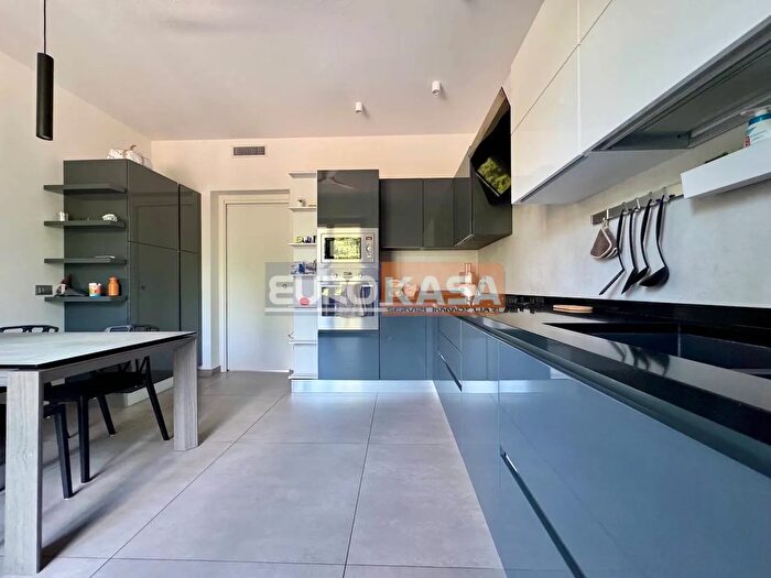 Appartamento quadrilocale in vendita in Via Carso, Madone