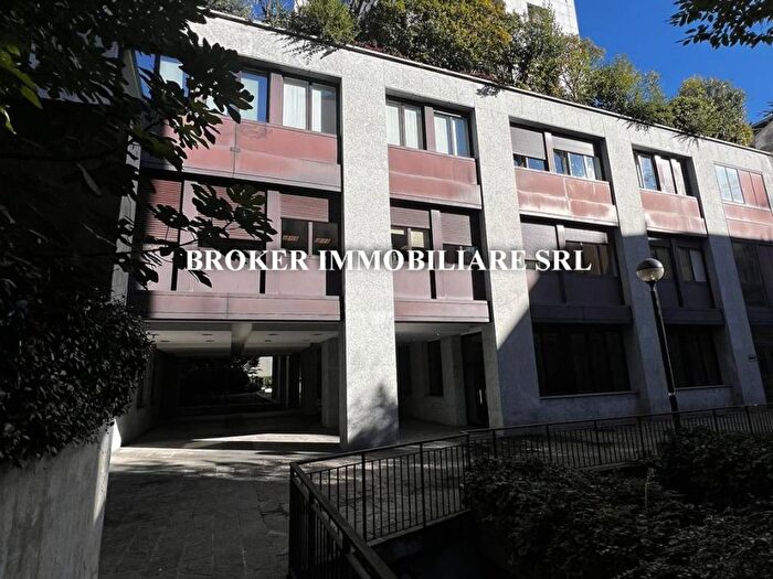 Appartamento con 5 locali in affitto in Viale Monte Grappa, Garibaldi Corso Como, Milano