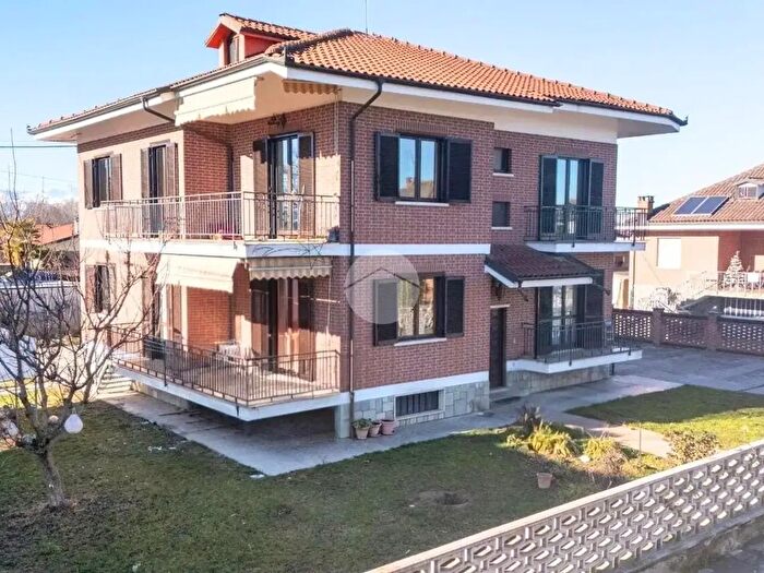 Casa con 7 locali in vendita in Via Cuneo, Marene