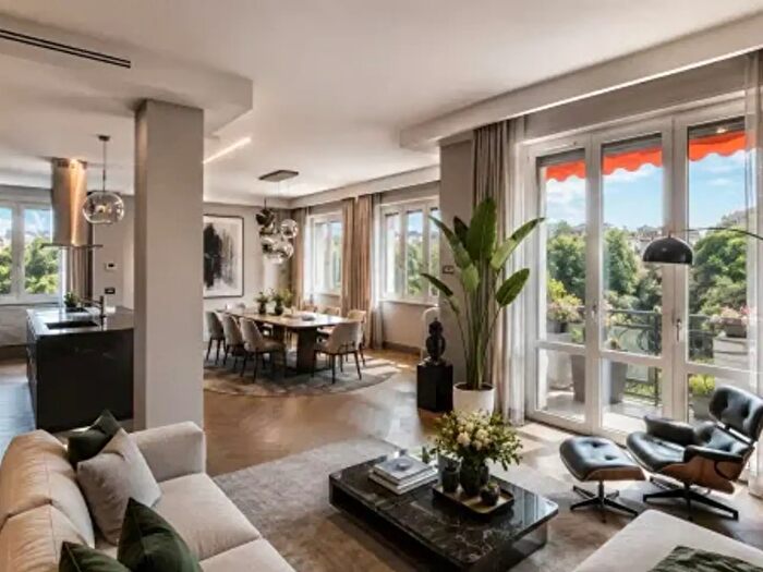 Appartamento quadrilocale in vendita in Milano