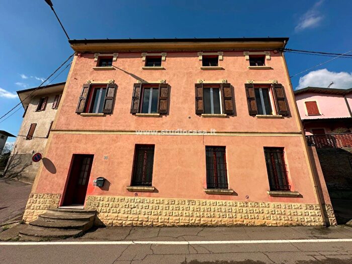 Casa con 7 locali in vendita in Via Civardi, Gombito