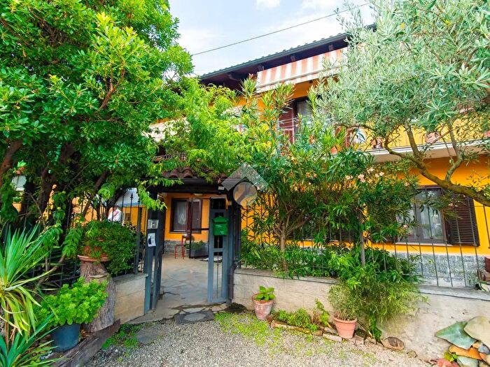 Casa con 5 locali in vendita in Via E Mattei, Leini