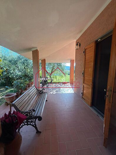 Casa con 11 locali in vendita in Ia Montebello, Camaiore