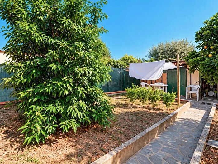Casa con 5 locali in vendita in Via Domenico Michelacci, Firenze