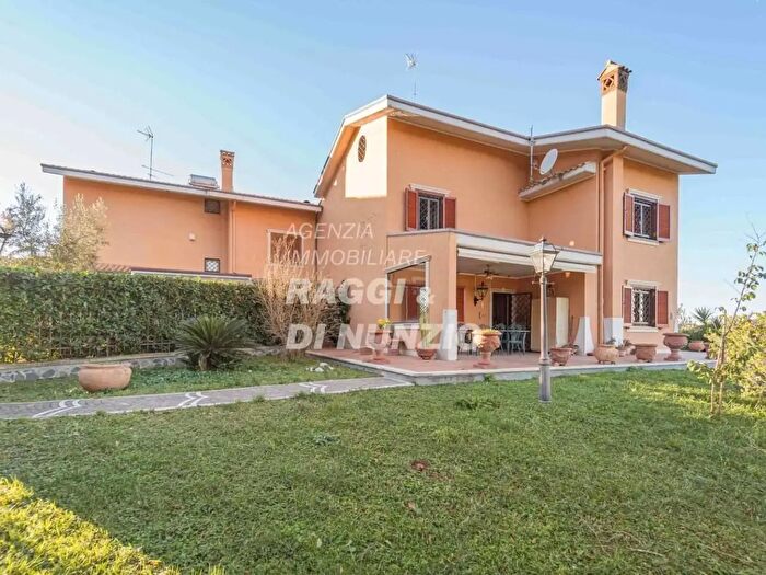 Casa con 11 locali in vendita in di Grotte Maria, Frascati