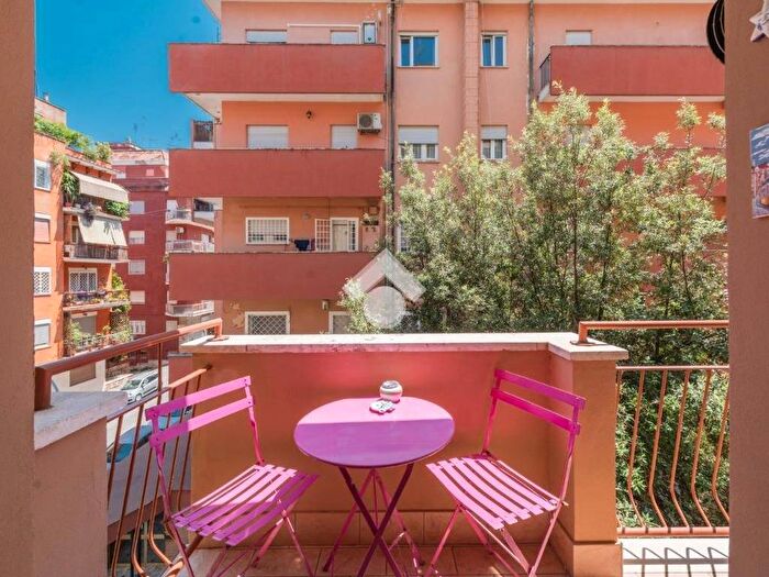 Appartamento bilocale in vendita in Via Vegezio, Balduina, Roma
