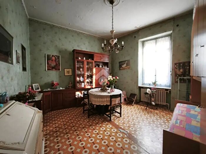 Appartamento trilocale in vendita in Piazza Derna, Torino