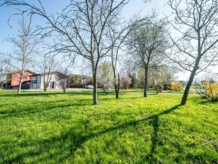 Casa quadrilocale in vendita in Via degli Azzarri, Reggio Emilia