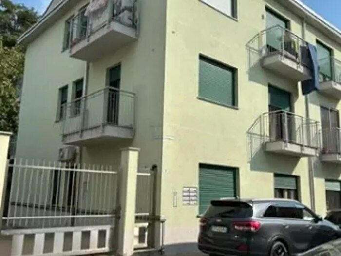 Appartamento trilocale in vendita in Via Giuseppe Verdi, Canegrate