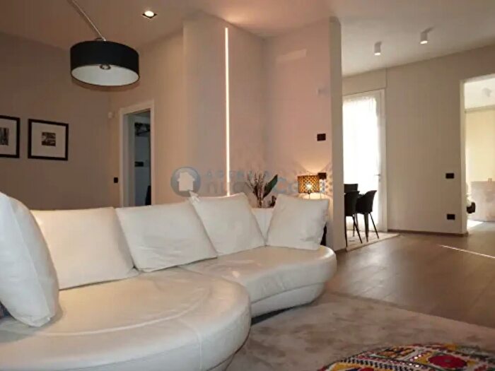 Casa con 6 locali in vendita in Via Monte Grappa, Ravenna