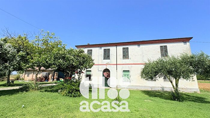 Casa con 15 locali in vendita in Via Ravegnana, Ravenna