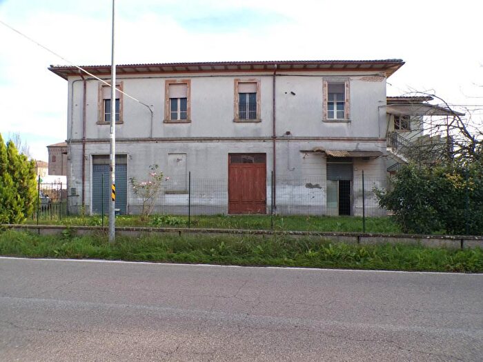 Casa con 9 locali in vendita in Via Travaglio, Fiscaglia
