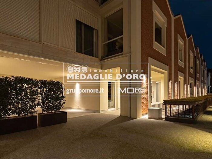 Appartamento trilocale in affitto in adze viale Moreali, Sant'Agnese Università, Modena