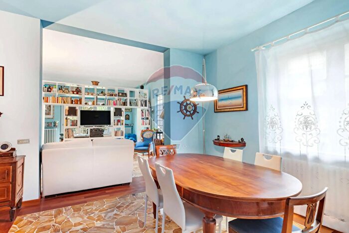 Casa con 8 locali in vendita in Via Cesare Battisti, Gerenzano