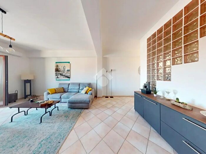 Appartamento trilocale in vendita in Via Monte Grappa, Brindisi