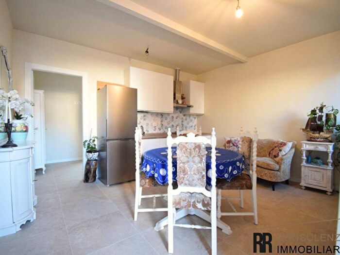 Appartamento trilocale in affitto in Via Scuderlando, Borgo Roma, Verona