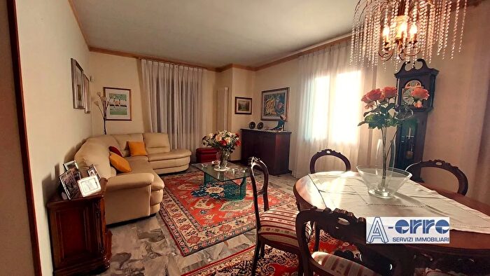 Casa con 5 locali in vendita in Via Due Giugno, Romano DEzzelino