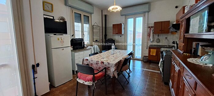 Appartamento con 6 locali in vendita in Tavullia