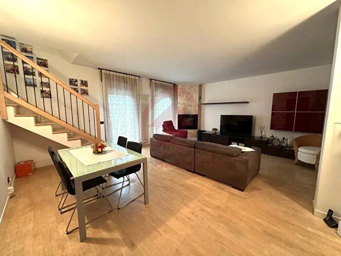 Appartamento con 5 locali in vendita in Via Querini, Padova