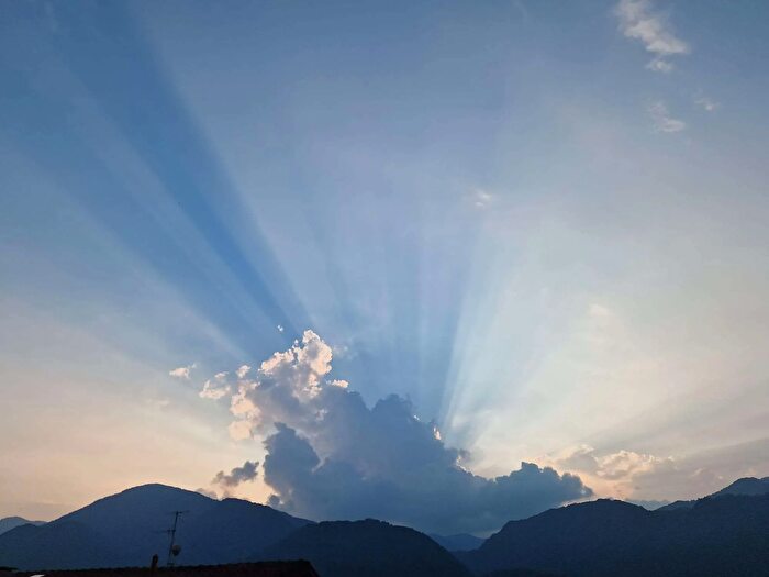 Casa con 8 locali in vendita in Miasino