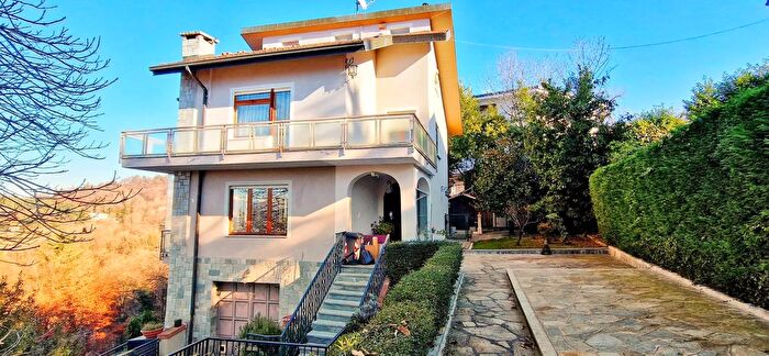 Casa con 7 locali in vendita in Strada Moncalvo, Moncalieri