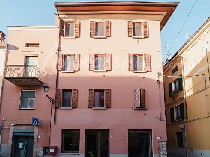Appartamento trilocale in vendita in Via Garibaldi, Sala Baganza